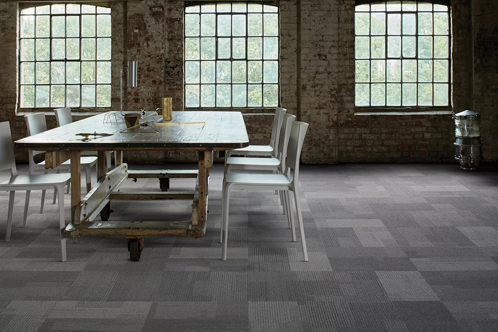 Moqueta modular en salón